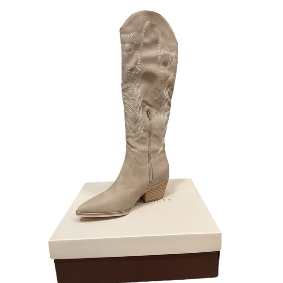 Oasis Society Samara Embroidered Knee High Boots - Picture 2 of 7